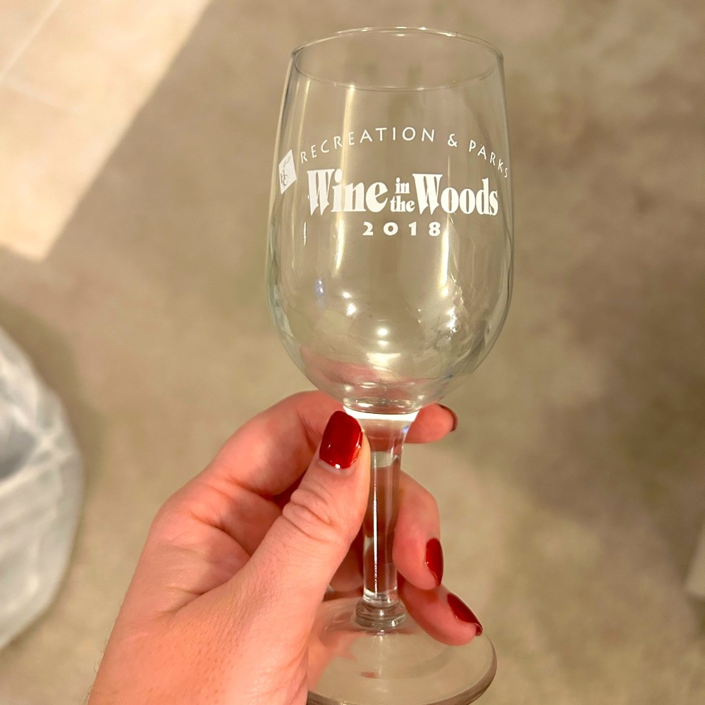 Wine in the Woods Glass 2018